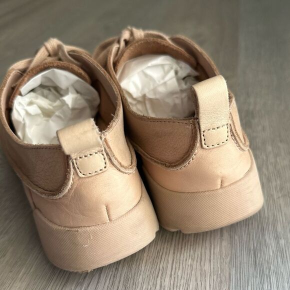 CLARKS Trigenic Flex Shoe 8 - Picture 3 of 8